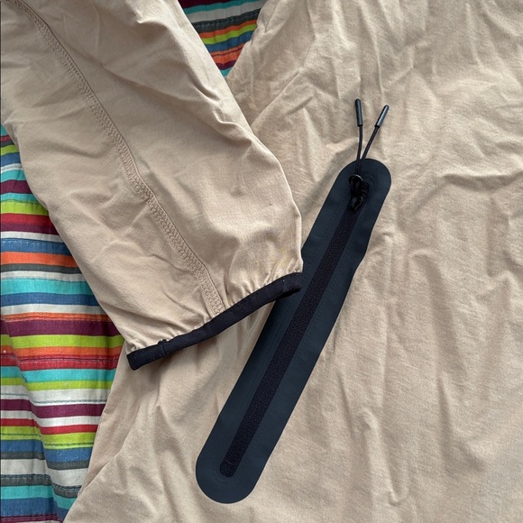 $39 Nike Beige Hooded nylon Jacket (size small )oversized  fits big NWT - Picture 8 of 16